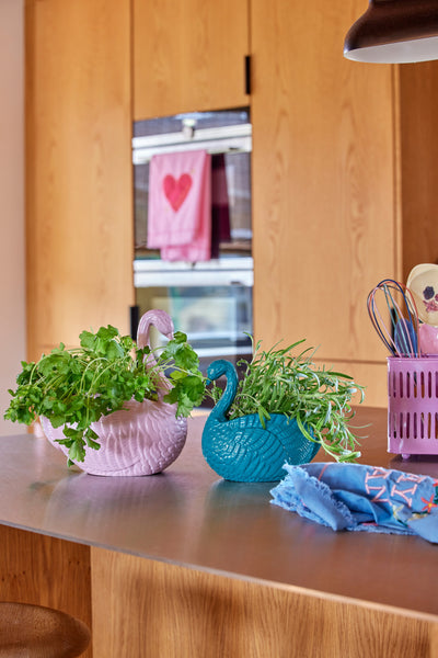 Large Swan Metal Flower Pot - Pink Environment