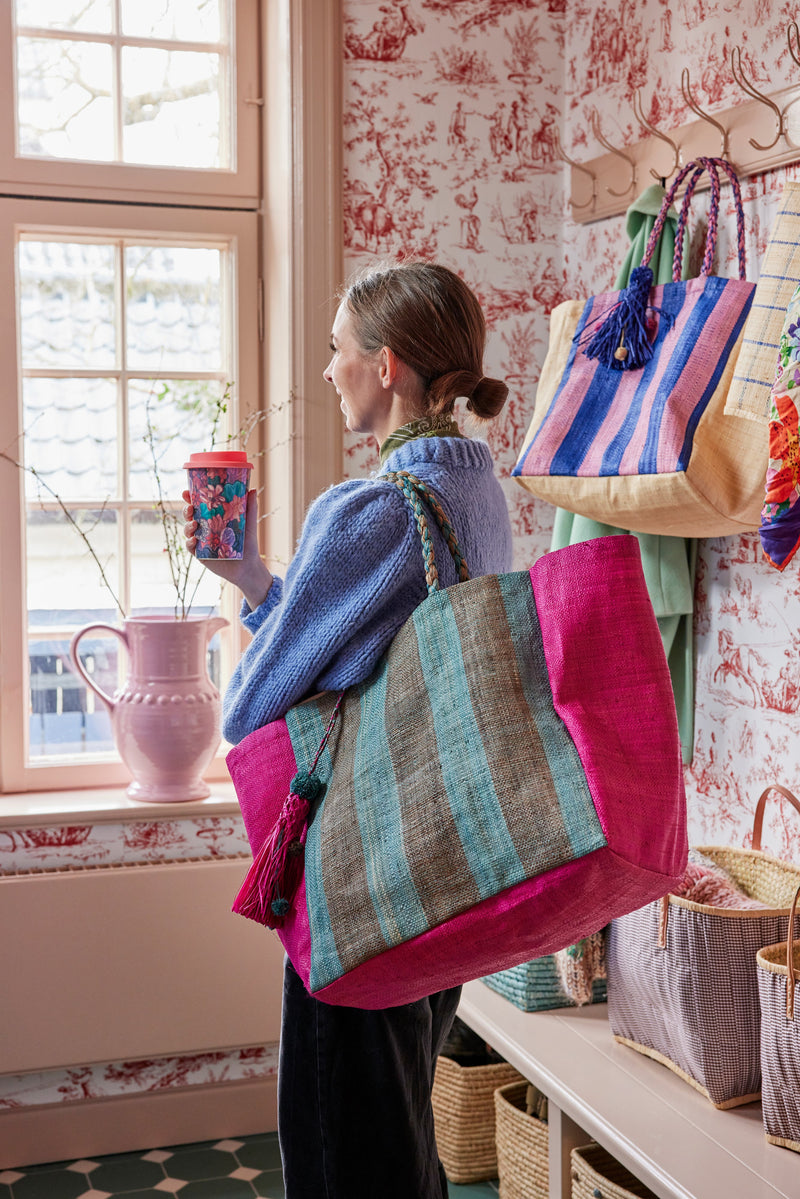 Large Raffia Bag - Fuchsia Environment